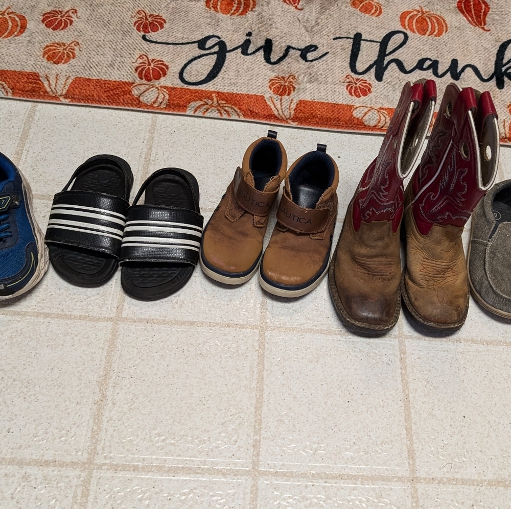 Size 9/10 shoe bundle